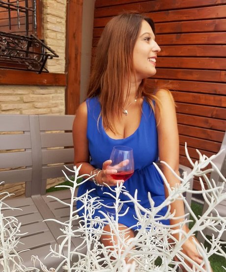 ileniatenaa model art galleries