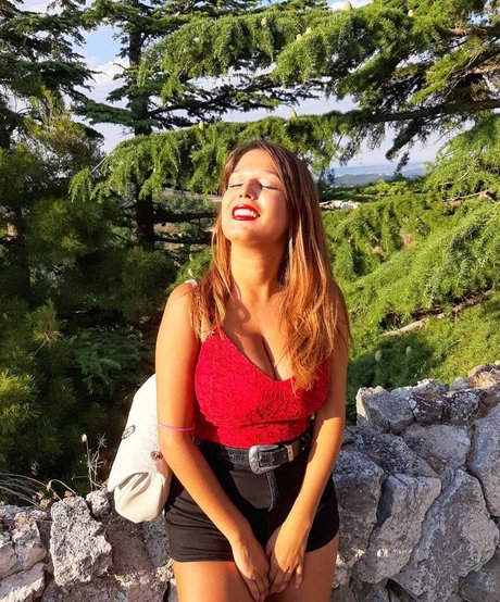 ileniatenaa hot actress photo