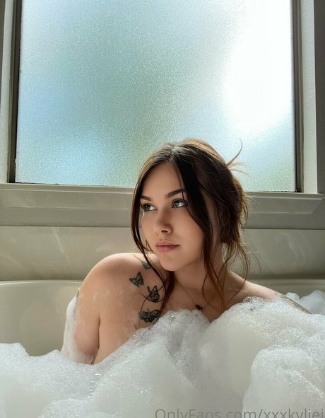 xxxkyliej model xxx archive