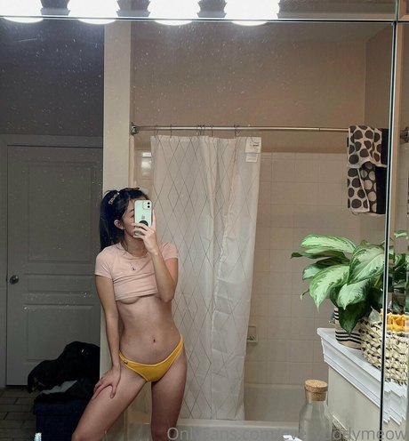 everybodymeow exclusive model pics