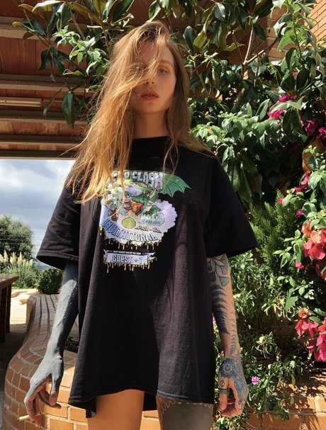 tropicannacookies nude pornstar img