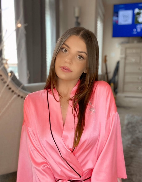 bendybombshell perfect pornstar photo