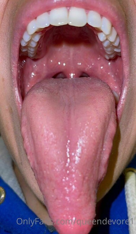 queendevore1 erotic model img