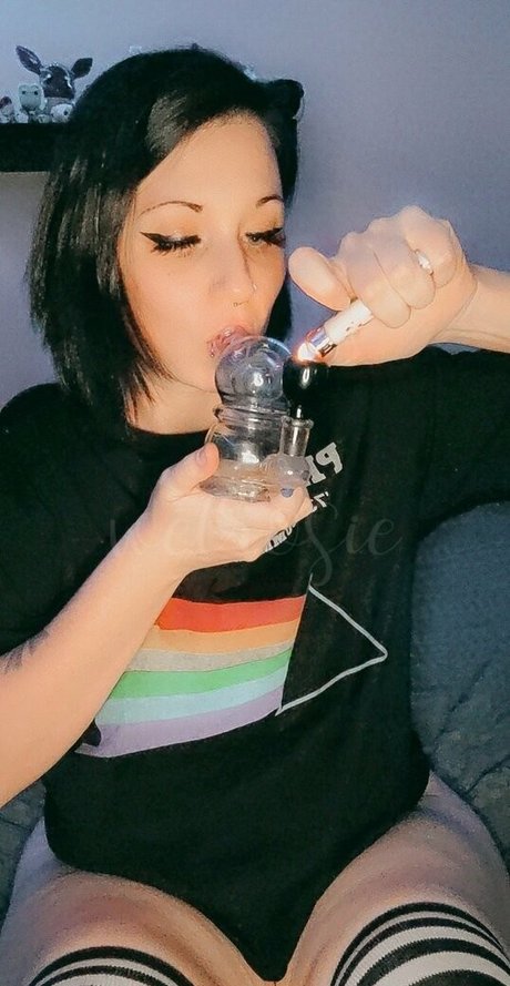 thatbakedwitcch xxx pornstar image