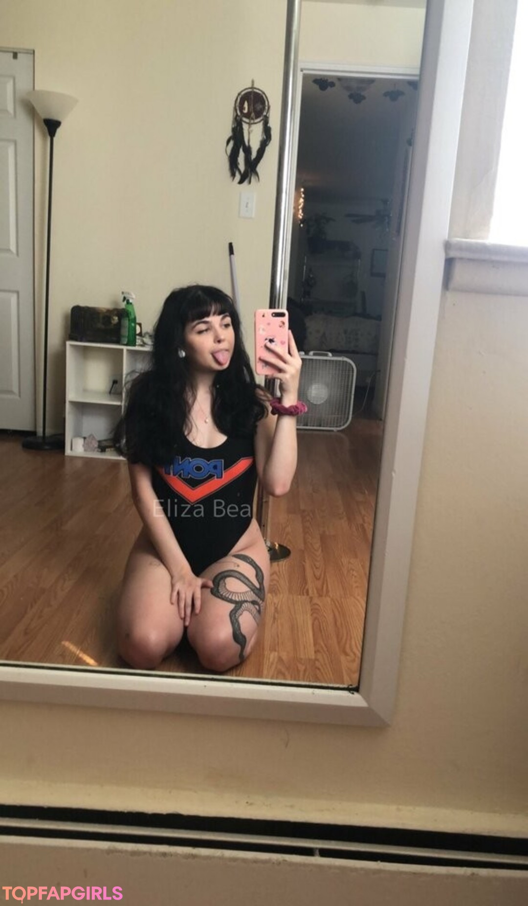 inside onlyfans exclusive photo