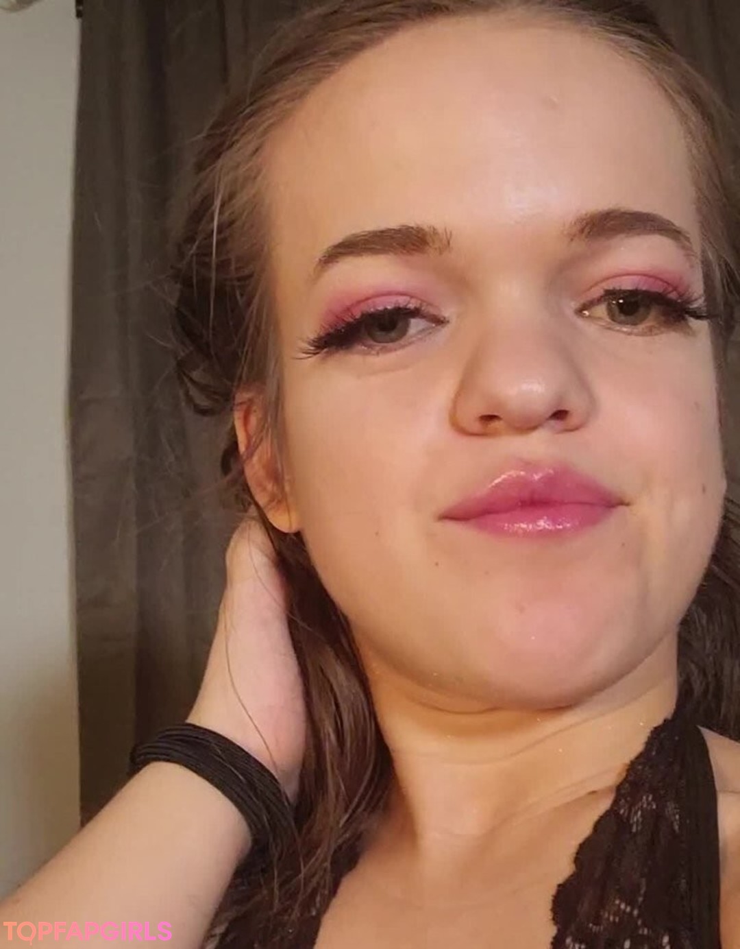 Lil Cutie naked model pic