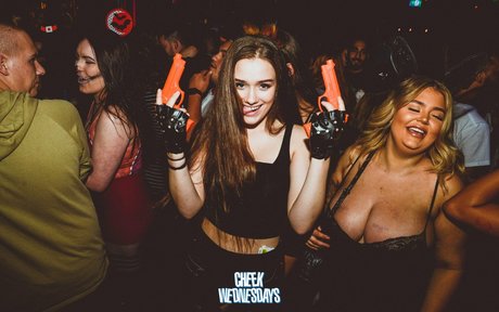 swinger milf onlyfans beautiful nude galleries