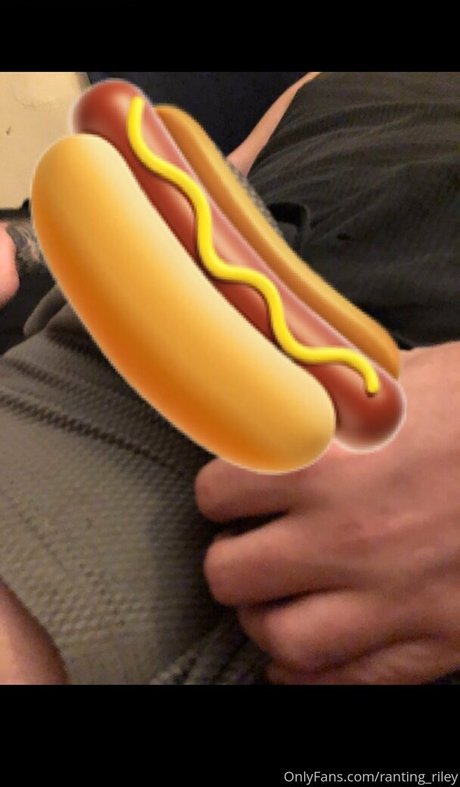 ranting riley hot actress pic