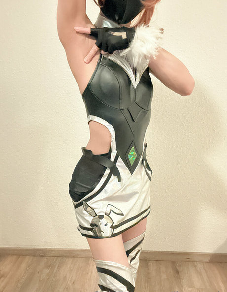 lisa aegis naked pornstar pictures