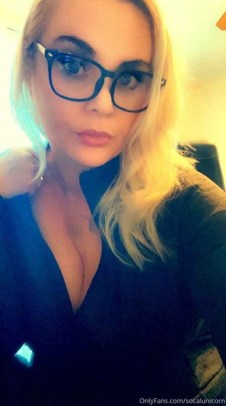 black female onlyfans sexy image