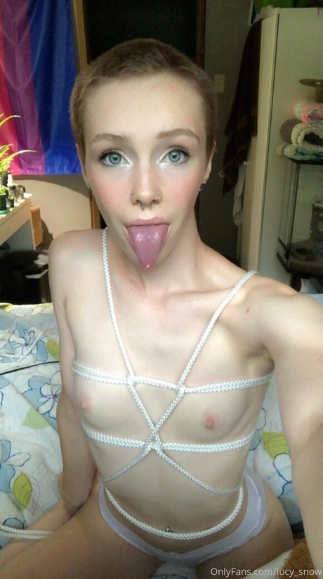 lucy snow pretty model galleries