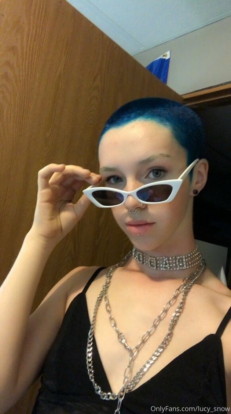 lucy snow beautiful actress photo