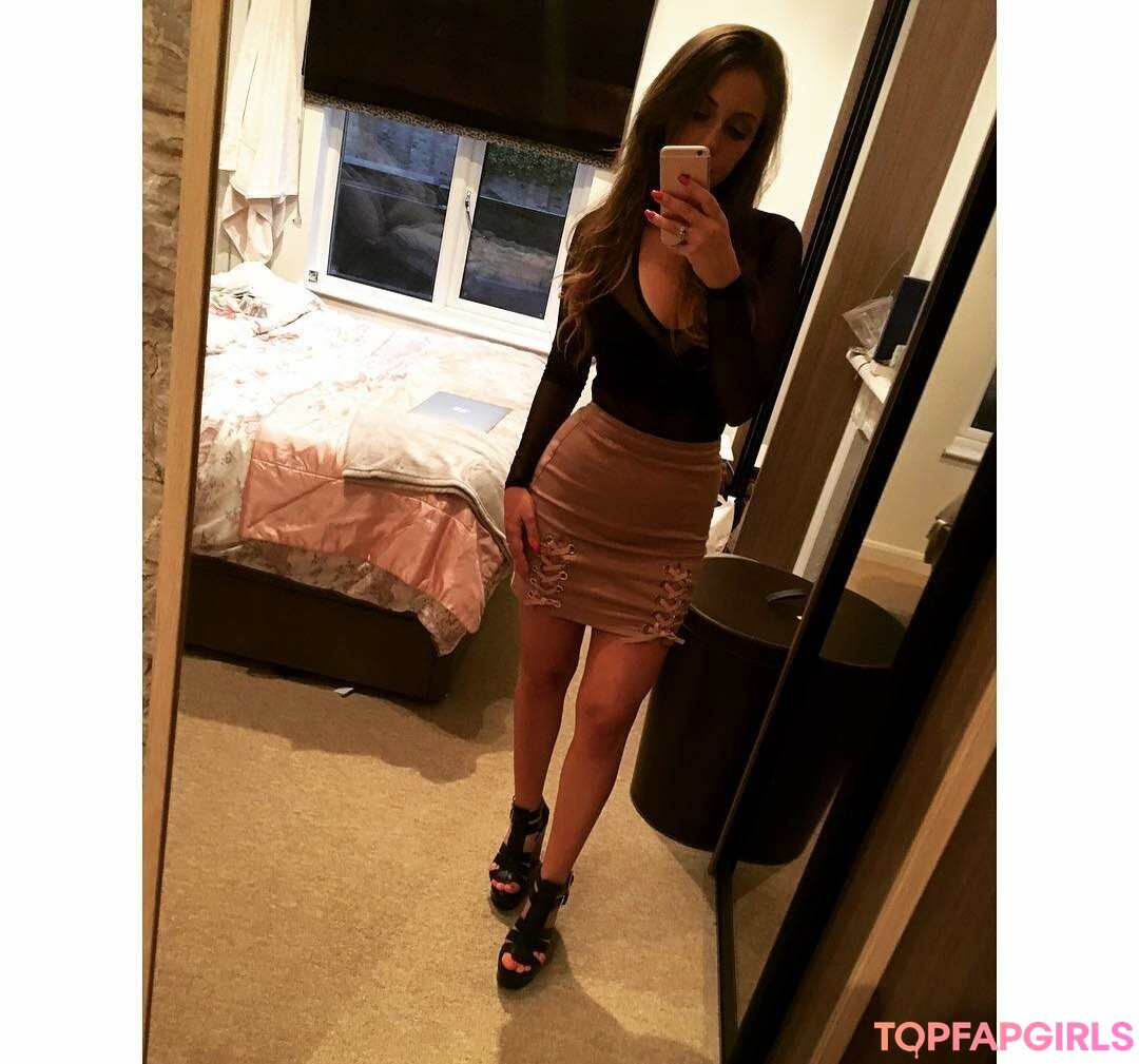 Maddie Curry adult model image