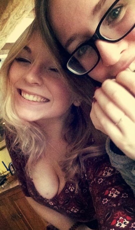 Maton Twins nudes star picture