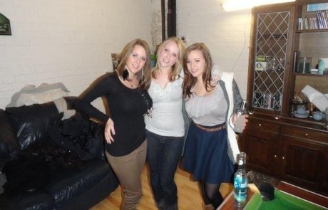 Maton Twins exclusive star pic