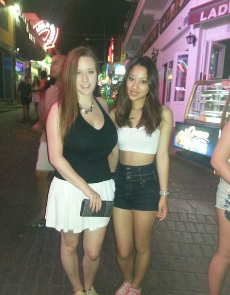 Maton Twins nice star photo