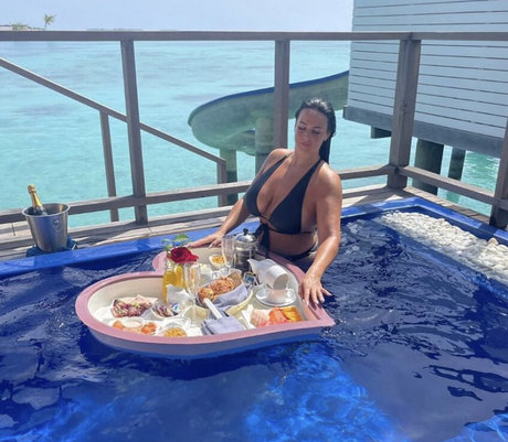 barista onlyfans erotic picture