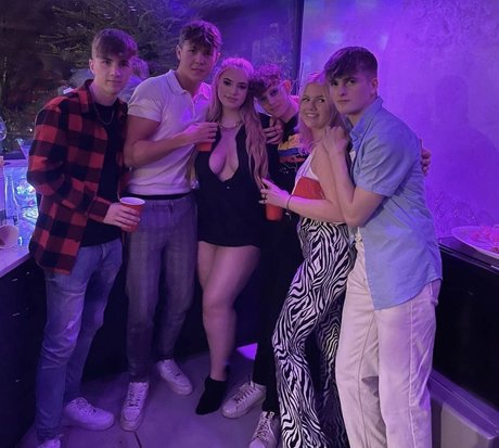 Hollie H porn star images