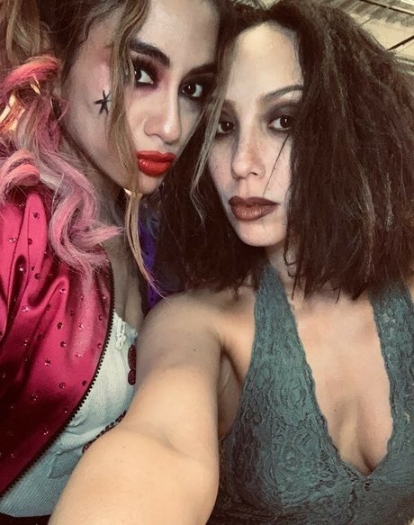 Cheryl Burke star pics