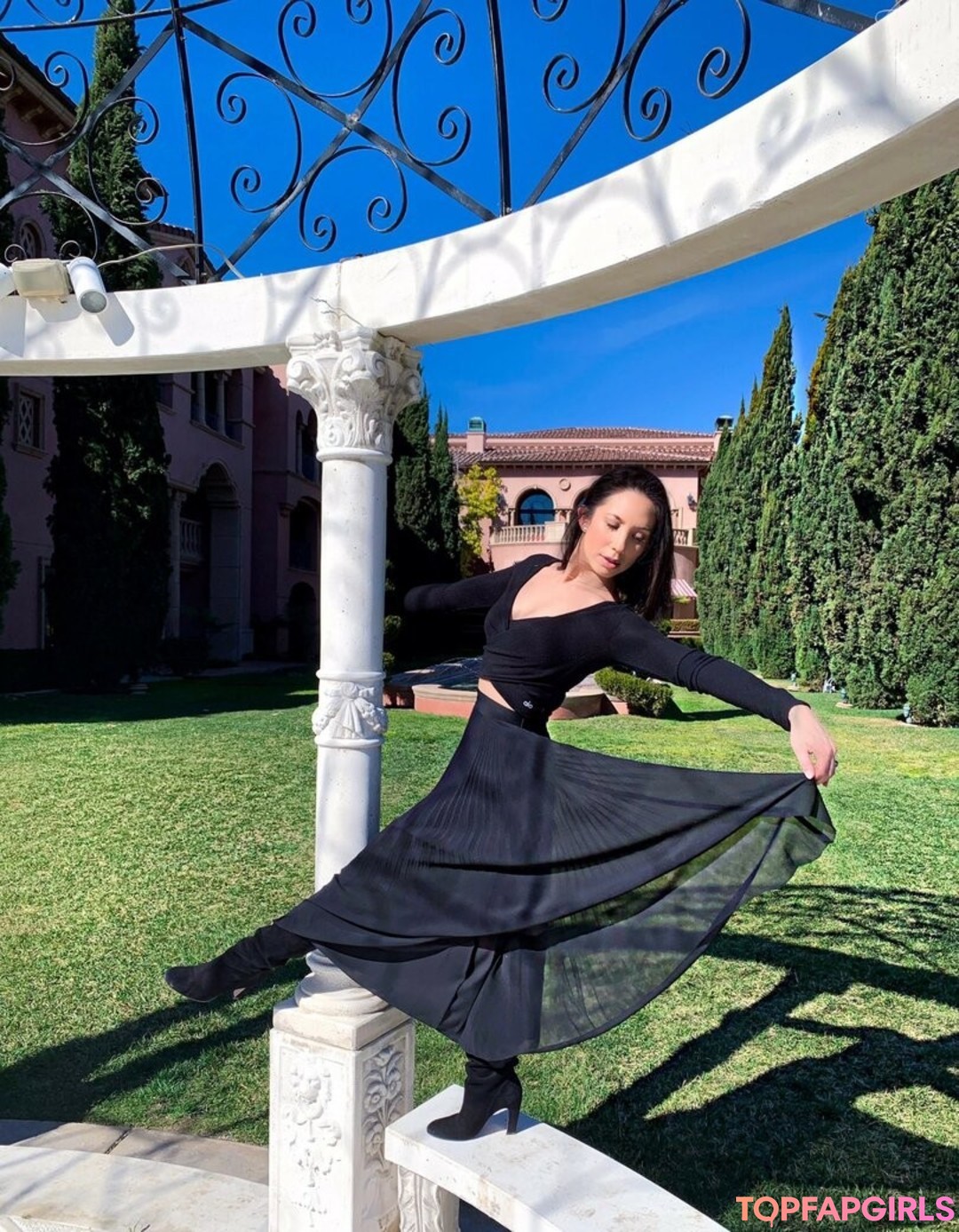 Cheryl Burke art model gallery