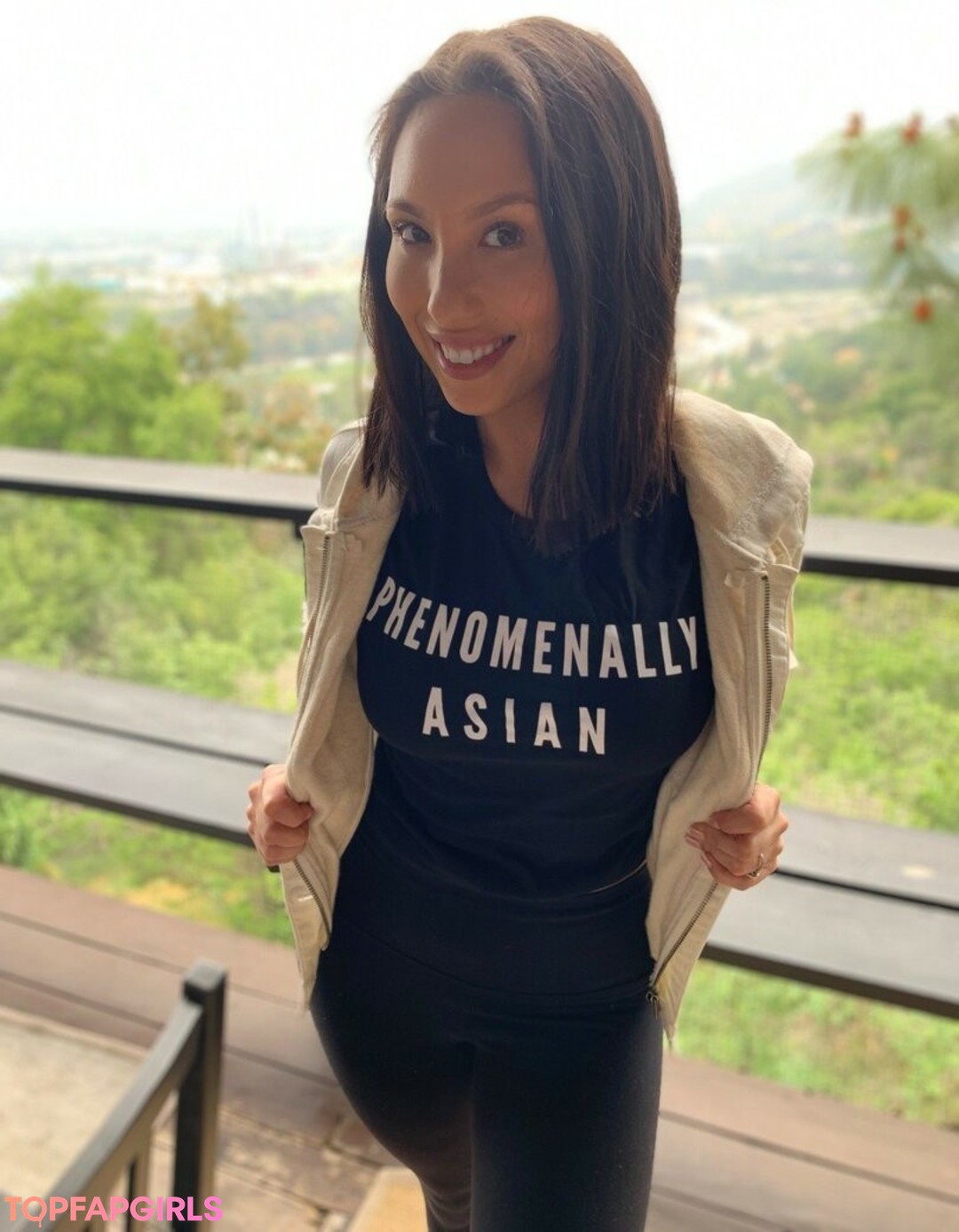 Cheryl Burke profile image