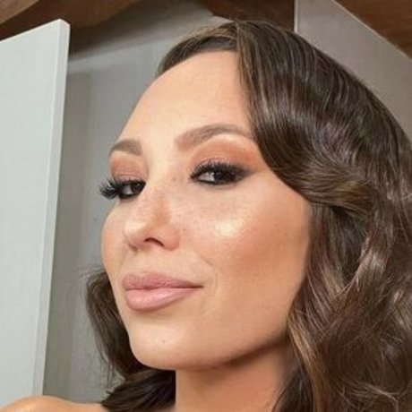 Cheryl Burke star hd image