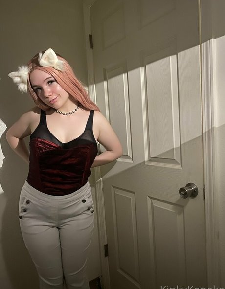 kinkykoneko69 naked model gallery
