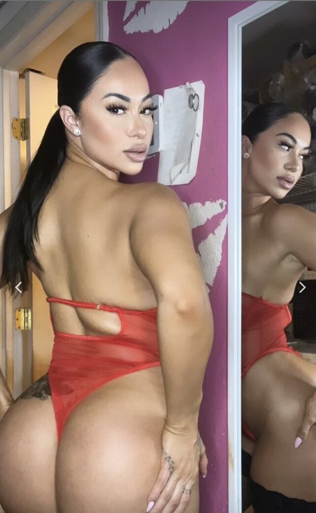 Shantel Tinajero model hd pictures