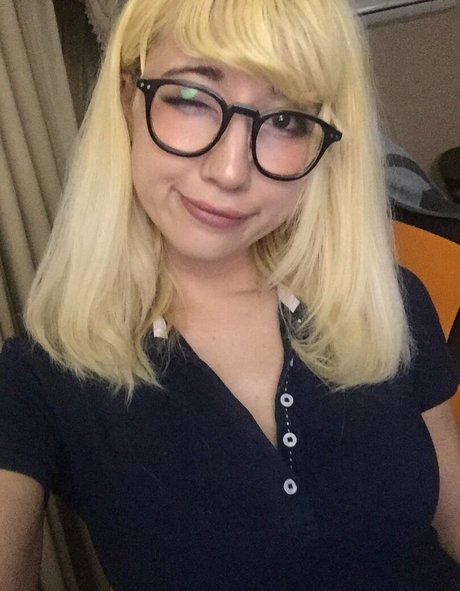 Sinneddonut porn actress photo