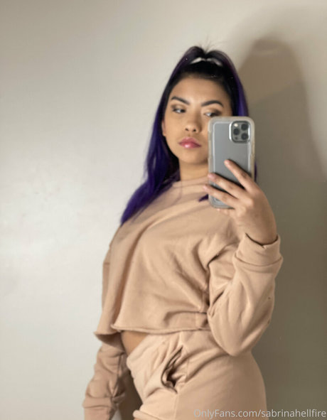 sabrinahellfire pretty model gallery