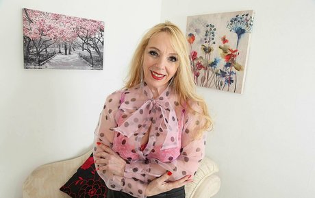 lucygresty top profile image