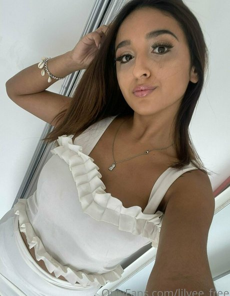 lilyee free xxx pornstar image