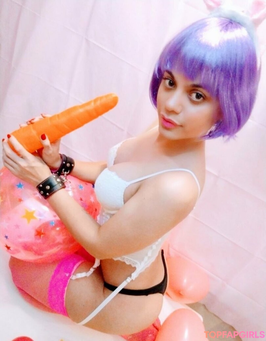 conamorlili star naked photos