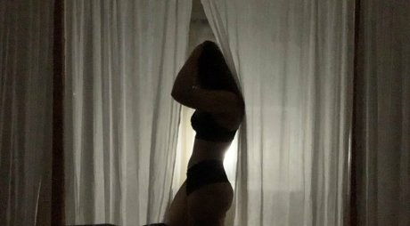 raarii high quality actress photos