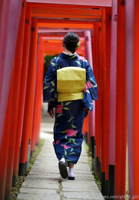 gh05t girl perfect model pictures