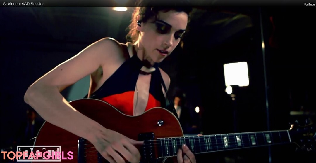 Annie Clark erotic star photos