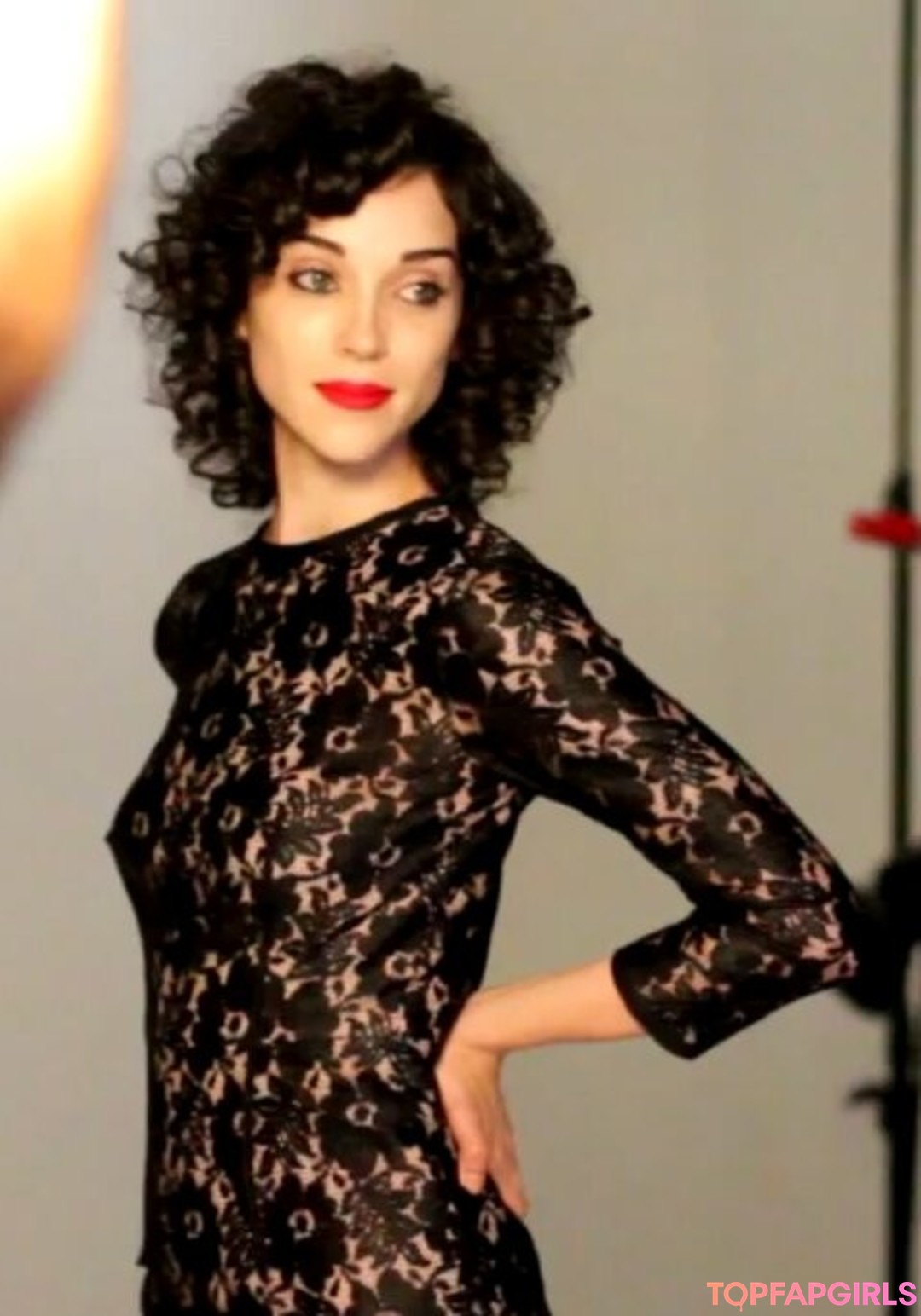 Annie Clark nudes actress gallery