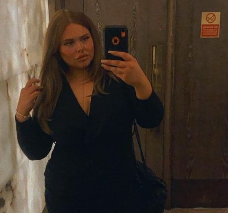 Susannah Elizabeth free model pictures