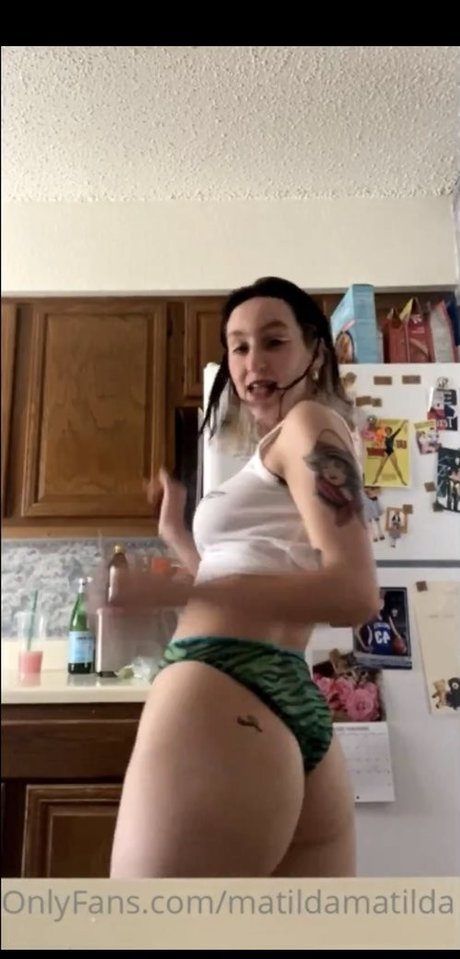 mole tilda sexy star gallery