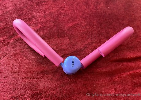 chrissycantwalk porn model img