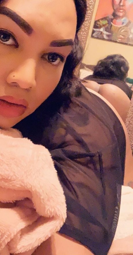 flawedbeauty808 model perfect photo