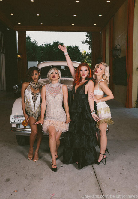 bellathornevip nudes actress pictures