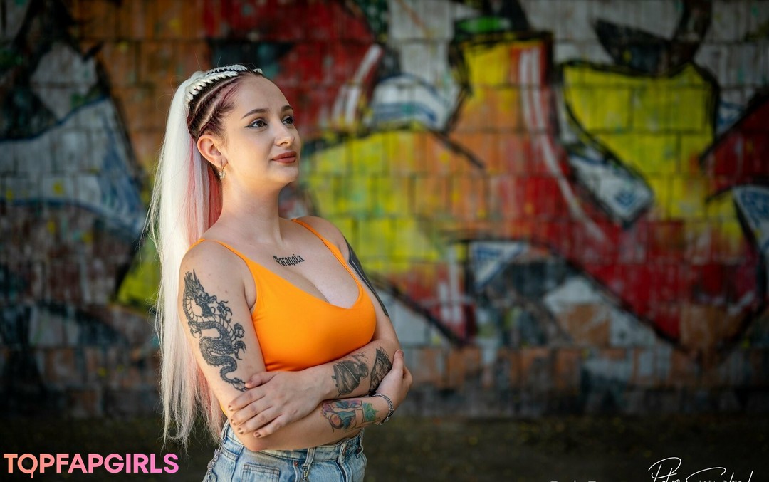 hulilablunt naked actress photos