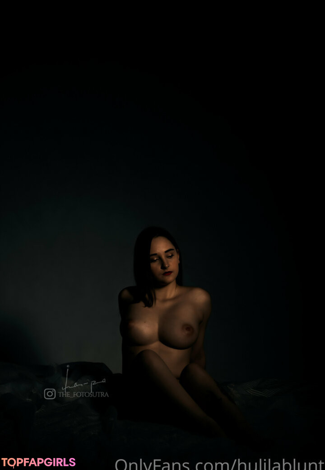 hulilablunt erotic model gallery