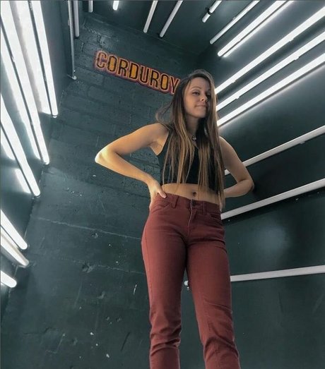 Silenced Hippie nudes model image