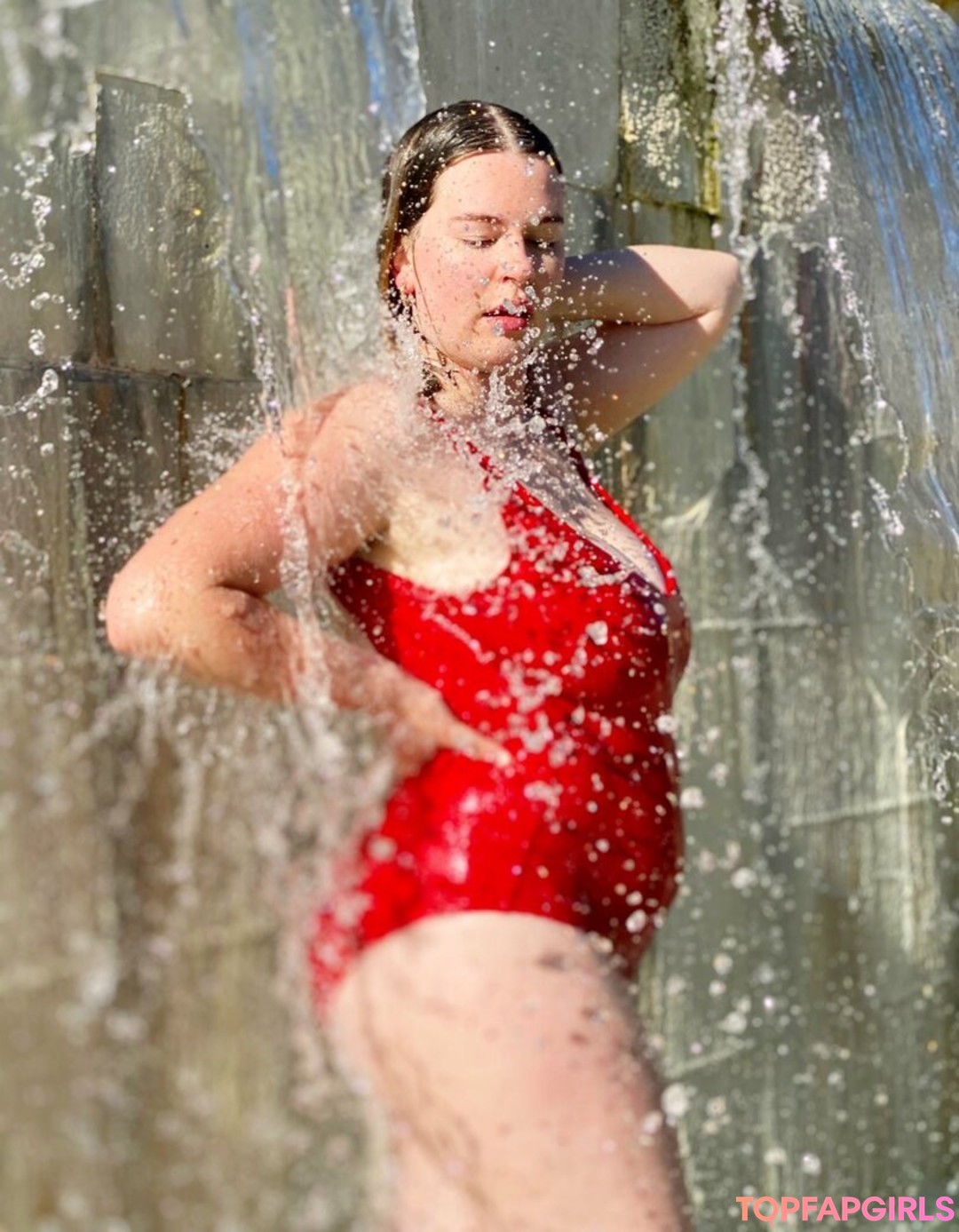 Tori Dunlap high quality actress image