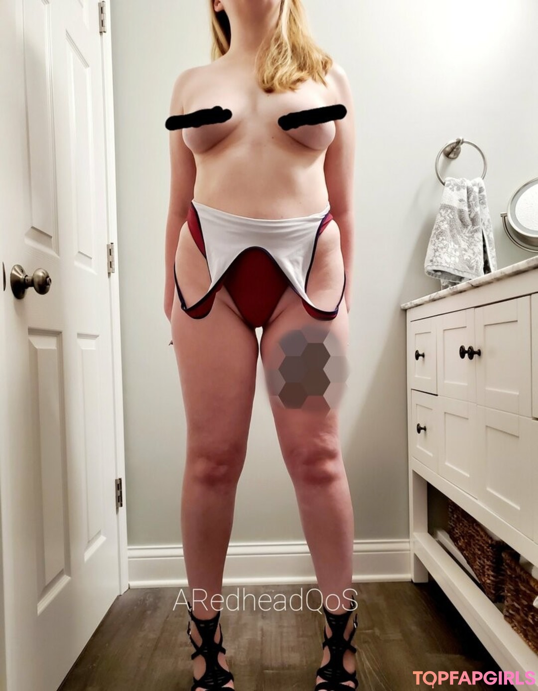 aredheadqosfree porn model image