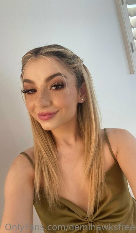 demihawksfree star top pictures