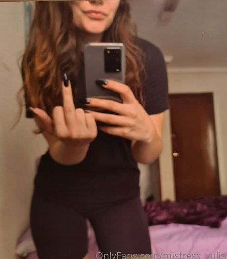 findomylia pornstar naked photo