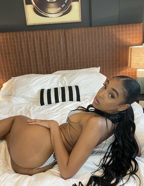 poeticjusticeee naked pornstar galleries